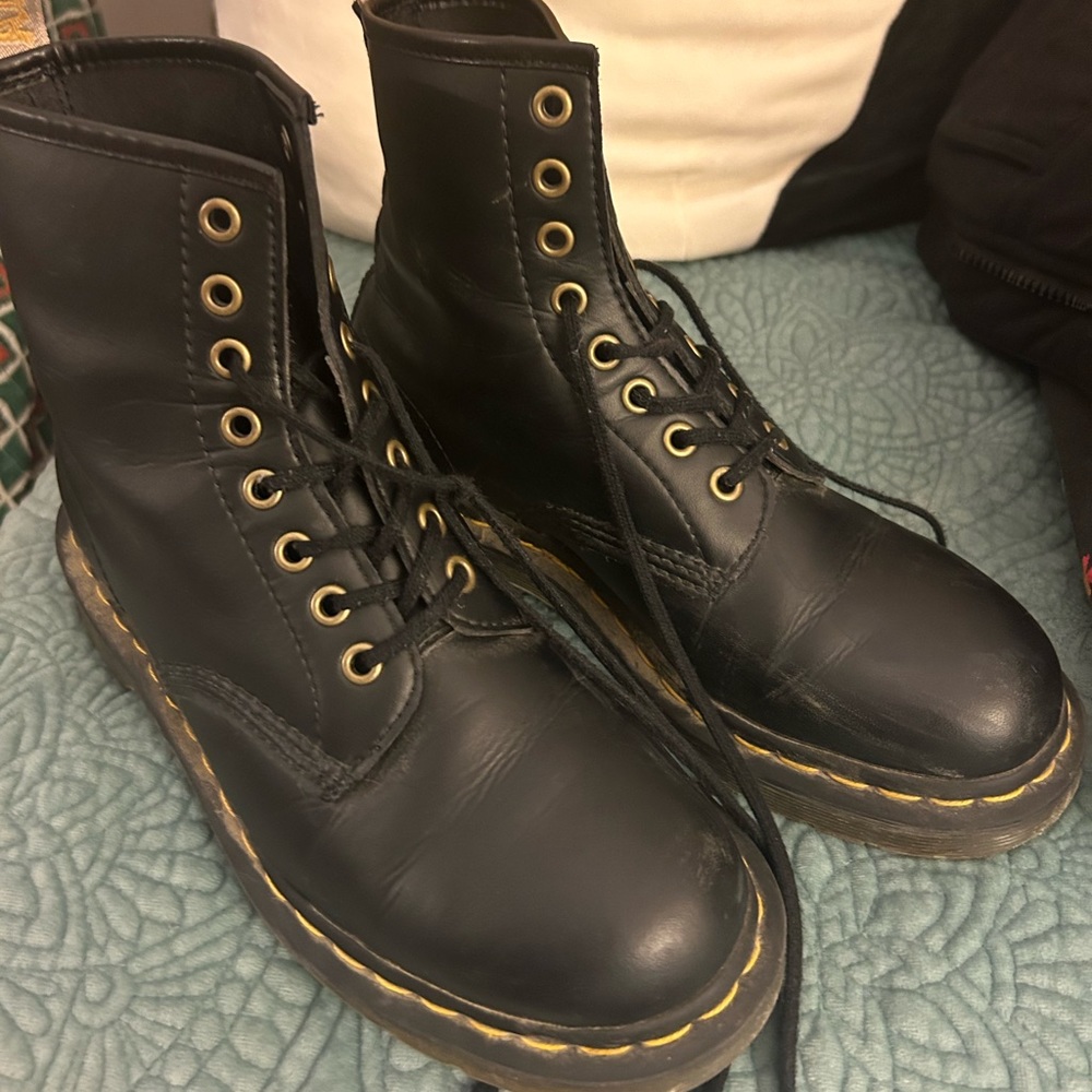vegan dr marten 14045 combat boot